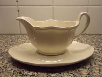 Wedgwood QUEEN'S PLAIN, juskom, sauskom met losse schotel beschikbaar voor biedingen