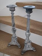Te koop 2 gietijzeren kaarsen-standaards., Ophalen of Verzenden, Zo goed als nieuw, Metaal, 25 tot 50 cm