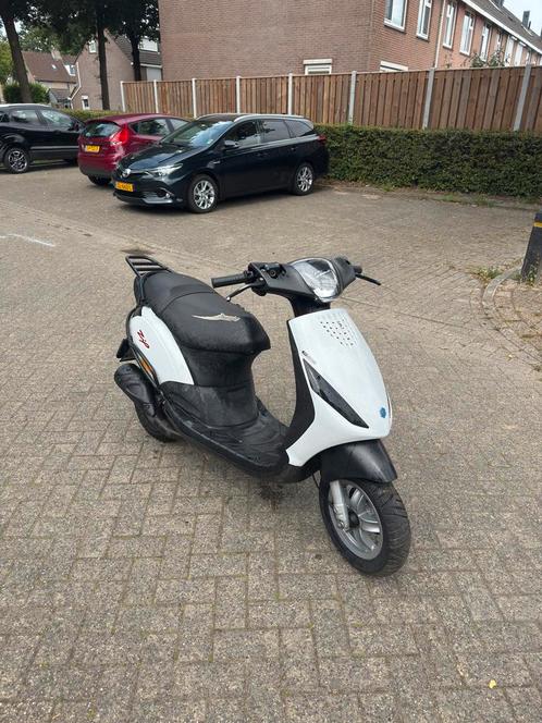 Zip 70cc moet nog ingereden worden, Fietsen en Brommers, Scooters | Piaggio, Zip, Tweetakt, Ophalen