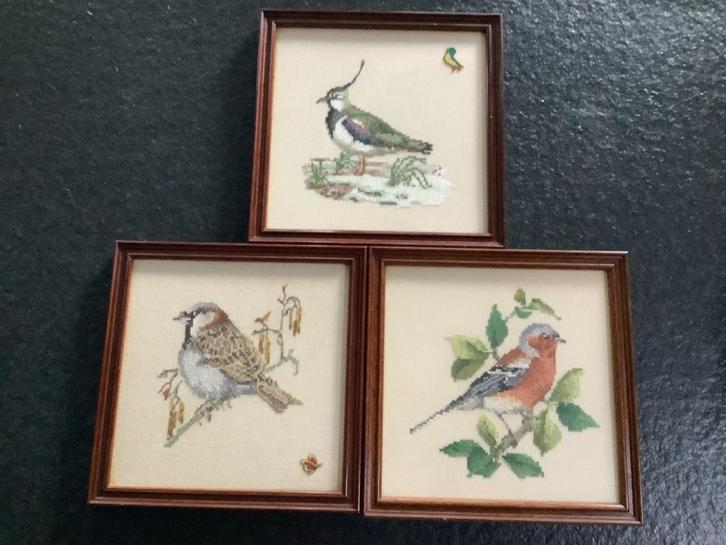 3 Geborduurde schilderijen, Huis en Inrichting, Woonaccessoires | Schilderijen, Tekeningen en Foto's, Zo goed als nieuw, Schilderij