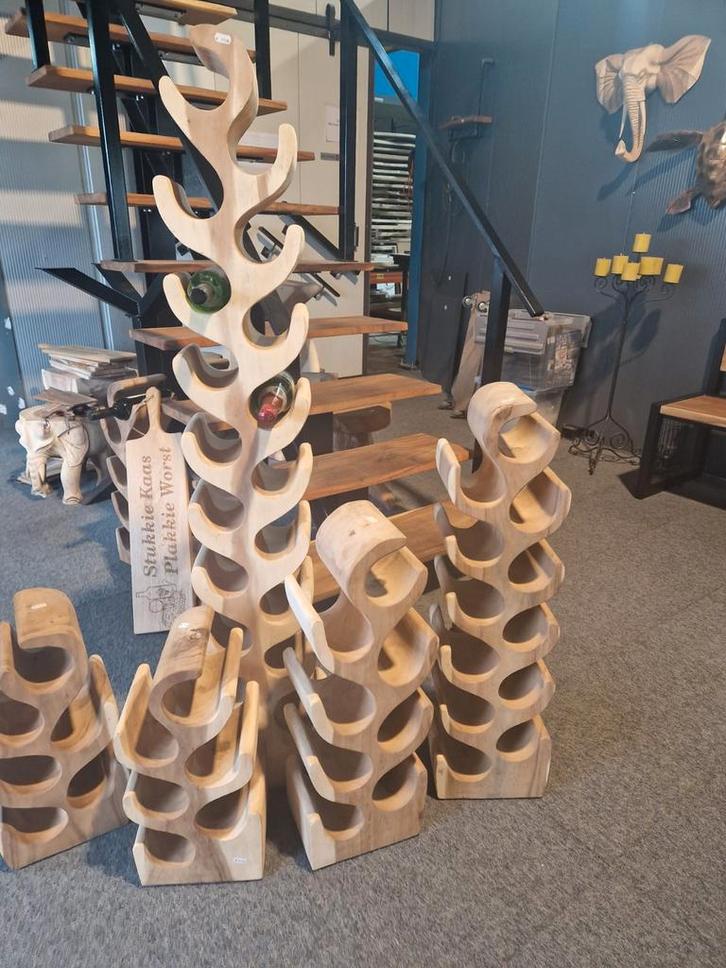 Wijnrek suar hout handgemaakt. Uit 1 stuk boomstam gesneden, Huis en Inrichting, Woonaccessoires | Wijnrekken, Nieuw, Hout, 5 tot 15 flessen