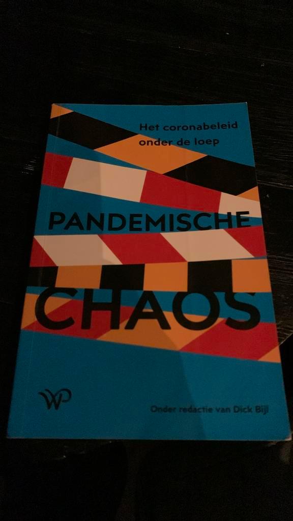 Pandemische chaos, Boeken, Politiek en Maatschappij, Zo goed als nieuw, Maatschappij en Samenleving, Nederland, Ophalen of Verzenden