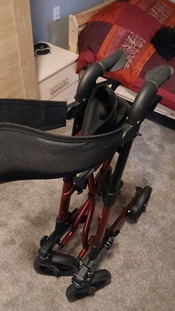 Rollator nieuw rood beschikbaar voor biedingen