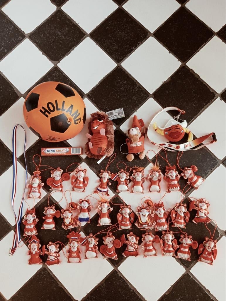 Holland Oranje pakket 34-delig, Hobby en Vrije tijd, Feestartikelen, Zo goed als nieuw, Feestartikel, Oranje of Koningsdag, Ophalen of Verzenden