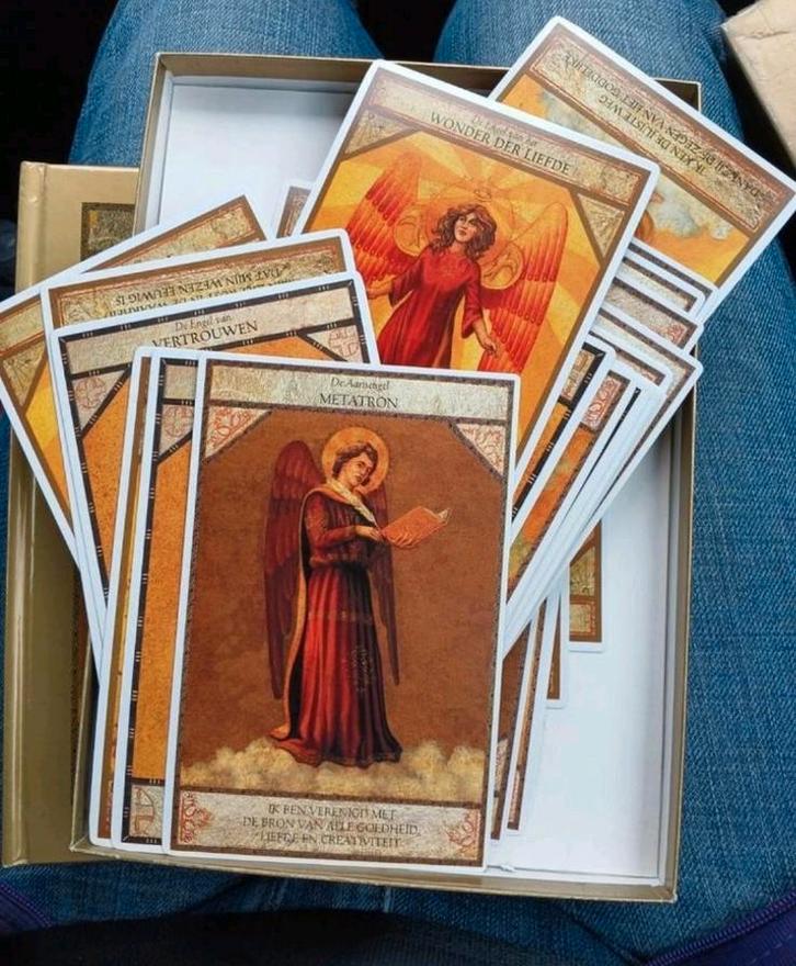 Ambika Wauters - Het orakel van de engelen + kaarten vaste p, Boeken, Esoterie en Spiritualiteit, Zo goed als nieuw, Overige typen