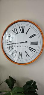 Rivierdale wand klok, Huis en Inrichting, Woonaccessoires | Klokken, Ophalen of Verzenden, Zo goed als nieuw, Wandklok