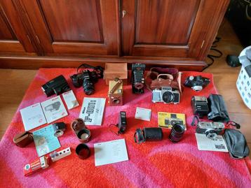 mooie verzameling oude foto apparatuur  beschikbaar voor biedingen