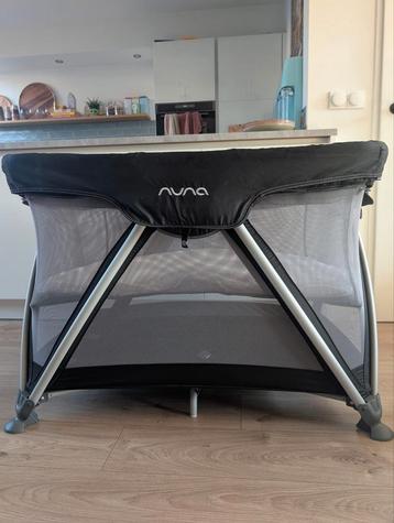 Zwart Nuna Sena campingbed + aerosleep beschikbaar voor biedingen