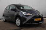 Toyota Aygo 1.0 VVT-i x-play Automaat Carplay Android/Naviga, Auto's, Toyota, Stof, Gebruikt, Euro 6, Met garantie (alle)