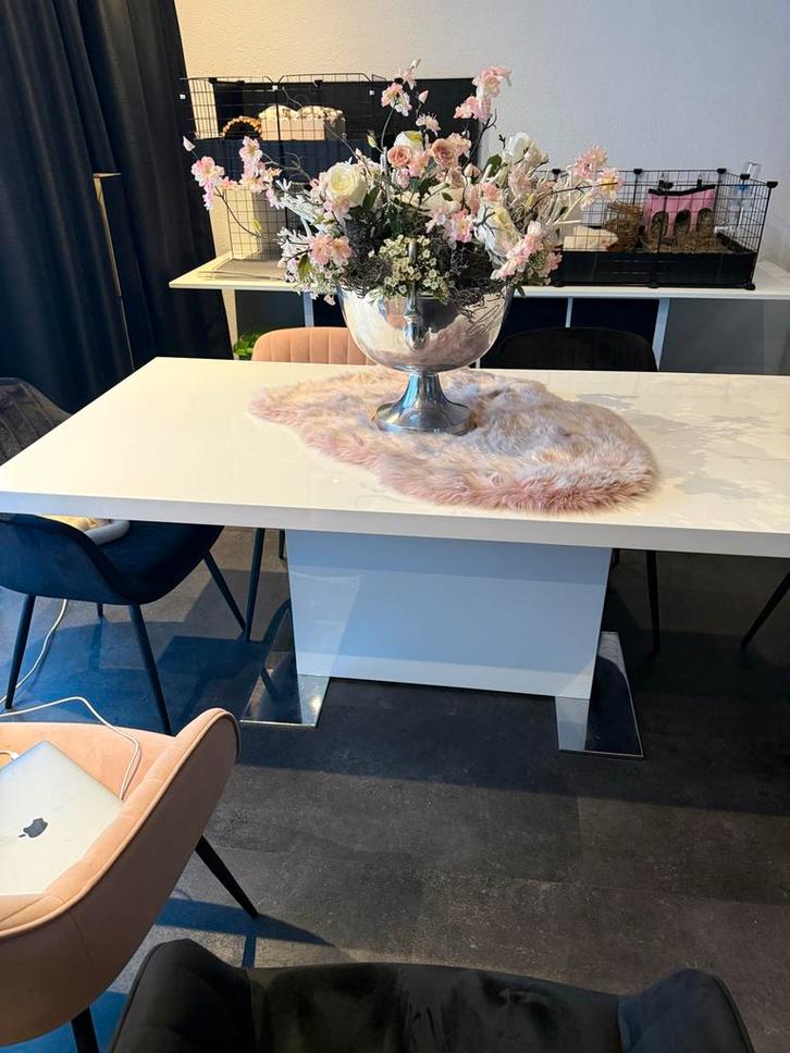 Moderne eettafel met wit blad, Huis en Inrichting, Tafels | Eettafels, Zo goed als nieuw, 100 tot 150 cm, 150 tot 200 cm, Vier personen