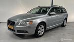 Volvo V70 2.0F Momentum LEER / XENON, 145 pk, Gebruikt, 4 cilinders, Handgeschakeld