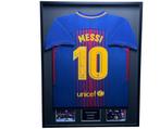 Lionel Messi FC Barcelona 17/18 gesigneerd ingelijst shirt, Verzamelen, Sportartikelen en Voetbal, Buitenlandse clubs, Soccersignings.nl