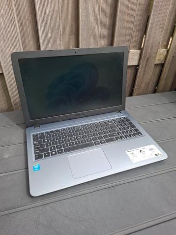 Asus R540L/Windows 11/i3/120ssd/6gb beschikbaar voor biedingen