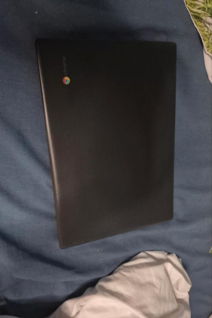 Lenovo Chromebook S330 met oplader, Computers en Software, Chromebooks, Gebruikt, 14 inch, 4 GB of minder, 64 GB, Qwerty, Ophalen