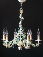 taliaanse metalen kroonluchter, heeft gekleurde roosjes, Huis en Inrichting, Lampen | Kroonluchters, Ophalen, Gebruikt
