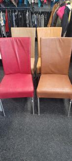 4 nette leren eetkamerstoelen, Huis en Inrichting, Stoelen, Info@kringloopfactory.nl, Zo goed als nieuw, Metaal, Vier