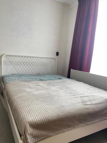 Ikea witte metalen bedframe met latte bodem - afbeelding 1
