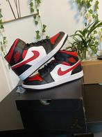 Air jordan 1 mid white black red, Kleding | Heren, Schoenen, Zwart, Nieuw, Ophalen of Verzenden, Sneakers of Gympen