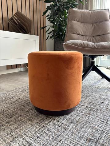 Poef Leitmotiv terracotta beschikbaar voor biedingen