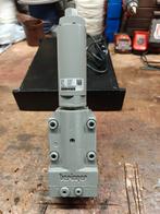 Hydraulische regelklep nieuwe. Bieden, Doe-het-zelf en Verbouw, Gereedschap | Machine-onderdelen en Toebehoren, Ophalen of Verzenden