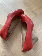 Lederen Tamaris pumps, Ophalen of Verzenden, Zo goed als nieuw, Rood, Schoenen met hoge hakken