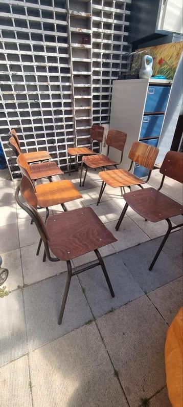 Prachtige vintage schoolstoelen stapelstoelen eettafelstoel beschikbaar voor biedingen
