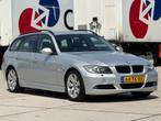 BMW 3-serie Touring 320i High Executive | Xenon | Climate Co, 13 km/l, Zwart, 4 cilinders, 150 pk