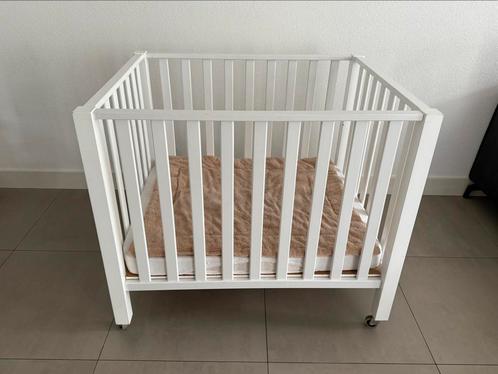Bopita box met wieltjes, matras en boxkleed teddy, Kinderen en Baby's, Boxen, Zo goed als nieuw, Wieltjes, Ophalen