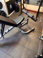 Bodysolid gfid 71 + glra81 lat row, Sport en Fitness, Fitnessmaterialen, Ophalen, Zo goed als nieuw, Fitnessbank