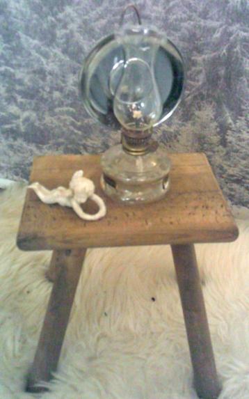 Brocante Kleine olielamp grootmoeders tijd lamp beschikbaar voor biedingen