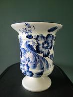 Unieke handgeschilderde Delfts Blauwe vaas, pauwmotief, 19cm, Huis en Inrichting, Woonaccessoires | Vazen, Blauw, Aardewerk of Porselein