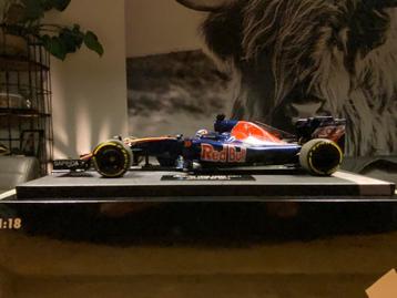 Zeldzaam ! 1:18 Toro Rosso STR11 Verstappen Bahrain GP 2016 beschikbaar voor biedingen