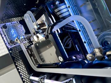 High end custom watergekoelde gaming/workstation pc loop