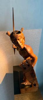 Beeldje van krijger, Balinees houtsnijwerk, Antiek en Kunst, Ophalen of Verzenden