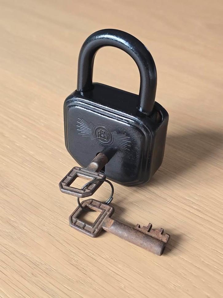 Zeldzaam Antiek Duits Burg Sicherheitsschloss no. 10 padlock, Antiek en Kunst, Antiek | Gereedschap en Instrumenten, Ophalen of Verzenden