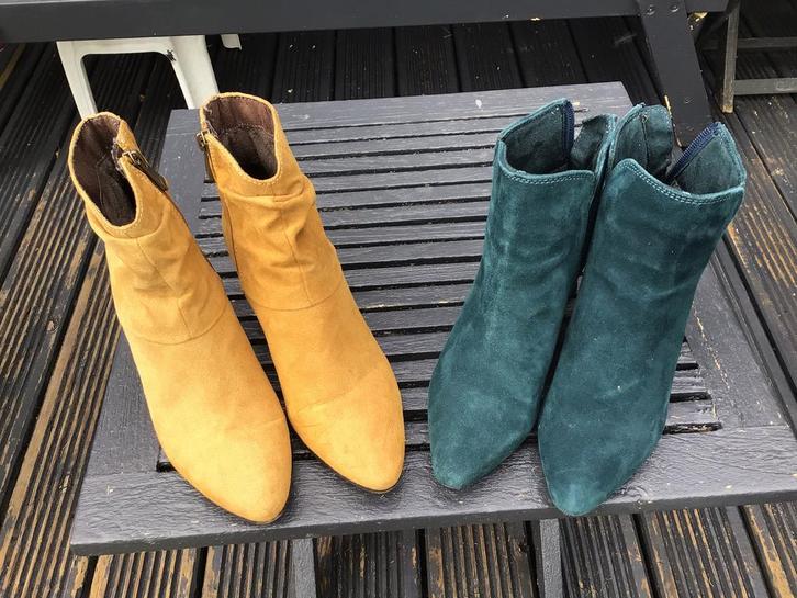 Twee paar enkellaarsjes van Tamaris, maat 36, Kleding | Dames, Schoenen, Zo goed als nieuw, Groen, Ophalen of Verzenden