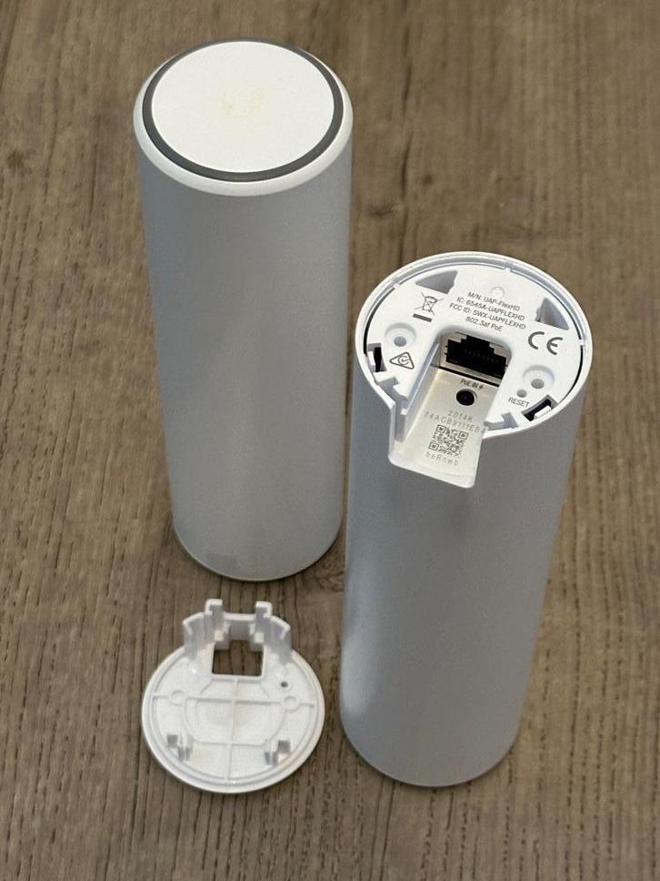 2x UniFi FlexHD Access Point (Ubiquiti), Computers en Software, Accesspoints, Zo goed als nieuw, Ophalen of Verzenden