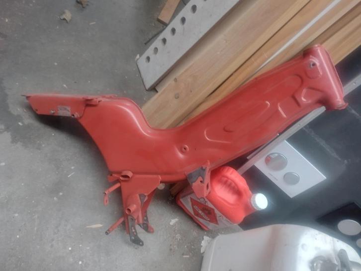 2 keer Kreidler frame met kenteken, Fietsen en Brommers, Brommeronderdelen | Kreidler, Zo goed als nieuw, Frame, Ophalen of Verzenden