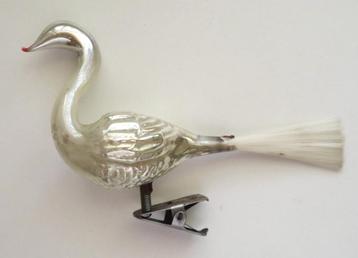 Oude Kerstbal: Vogel 18 Zwaan op knijper ( melkwit ) beschikbaar voor biedingen