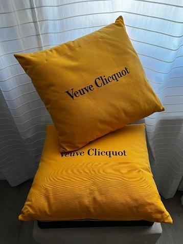 Veuve Clicquot kussens beschikbaar voor biedingen