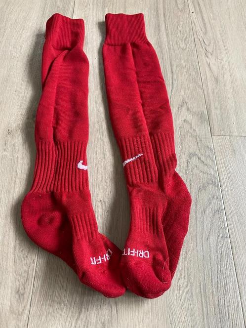 NIKE Dry Fit voetbal sokken rood netjes maat 33-35 DL, Kinderen en Baby's, Kinderkleding | Schoenen en Sokken, Gebruikt, Sokken