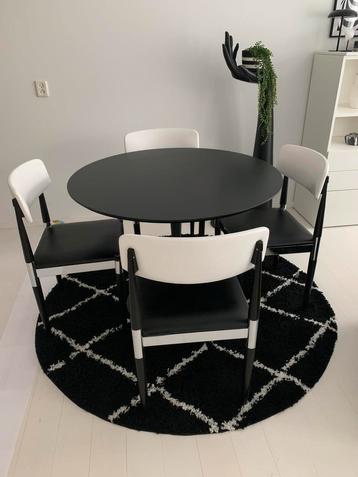 4 Vintage zwart wit eetkamerstoelen jaren 60/70 beschikbaar voor biedingen