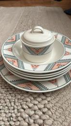 Serviesdelen vintage Aztec Navajo design Mikasa Intaglio, Ophalen of Verzenden, Zo goed als nieuw, Bord(en), Overige stijlen