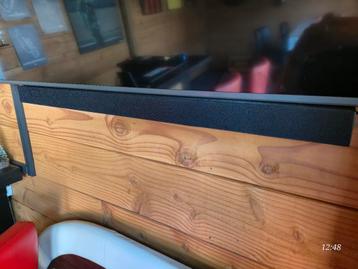 Samsung T450 soundbar met achterspeakers beschikbaar voor biedingen