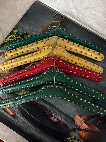 Vintage retro Kledinghangers Jaren 70 beschikbaar voor biedingen