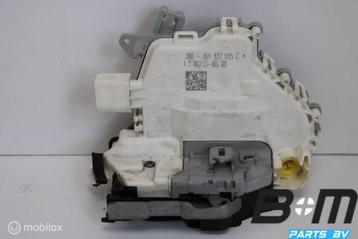 Portierslot LV (bestuurderskant) Audi Q3 Facelift beschikbaar voor biedingen