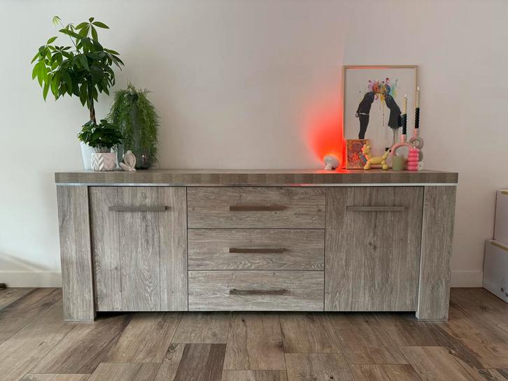 Groot Dressoir - Woonexpress Uithoorn Serie, Huis en Inrichting, Kasten | Dressoirs, Zo goed als nieuw, 200 cm of meer, 50 tot 75 cm