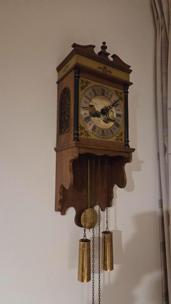 Wandklok wuba met Hollands tafereel 1930-1940, Antiek en Kunst, Antiek | Klokken, Ophalen of Verzenden