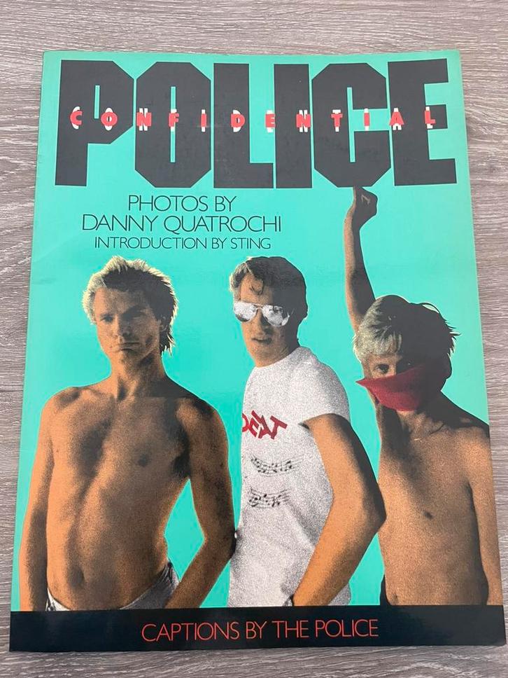 The Police - Confidential (met poster), Boeken, Muziek, Zo goed als nieuw, Artiest, Ophalen of Verzenden