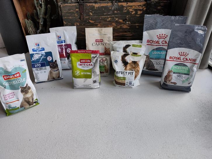Veel kattenvoer - kwaliteitsvoer - mag ook apart weg, Dieren en Toebehoren, Dierenvoeding, Kat, Ophalen of Verzenden